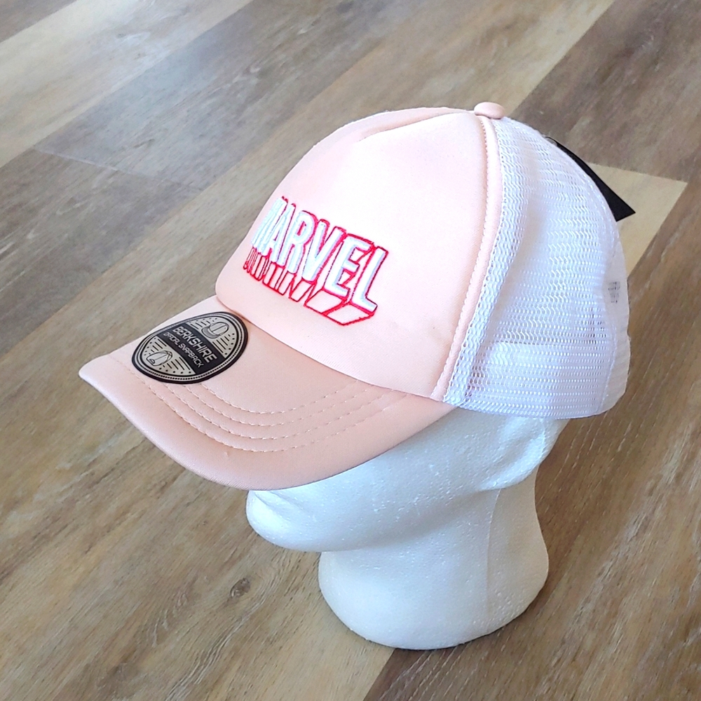 NWT Marvel Berkshire Men's Trucker Cap Hat